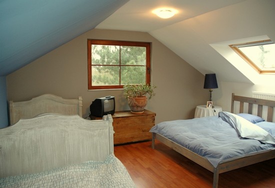 Bed-en-Breakfast-in-Belgie.nl | Vertes Feuilles bestaat uit 2 gerenoveerde hoevetjes in de Belgische plaats Saint-Sauveur. Geniet van de rust in dit romantische hotel met prachtig uitzicht over het heuvelachtige gebied. | Saint Sauveur | Bed & Breakfast | Henegouwen