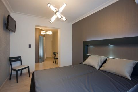 Carlton Hotel