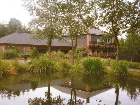 Bed-en-Breakfast-in-Belgie.nl | B&B Het Groote Genoegen ligt in het Belgische dorp Manderfeld. De groene omgeving heeft een ontspannende werking en kent vele fietsroutes. Wandel door de bossen en weilanden van natuurpark Hoge Venen-Eifel. | Buellingen | Bed & Breakfast | Luik