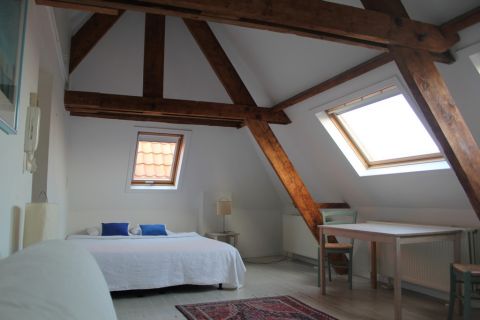 Bed-en-Breakfast-in-Belgie.nl | Het 3-sterren Vakantielogies The Blue House ligt in hartje Brugge, op nog geen 100 meter afstand van de Grote Markt. Een ideale uitvalsbasis om deze historische stad te ontdekken. | Brugge | Bed & Breakfast | West-Vlaanderen