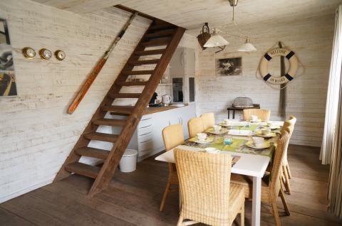 Bed-en-Breakfast-in-Belgie.nl | Vlak bij het centrum van de kustplaats Oostende ligt de sfeervolle Bed en Breakfast De Oesterhoeve. Het typerende is dat je in deze B&B echt rondom de enige Belgische Oesterkwekerij bent. | Oostende | Bed & Breakfast | West-Vlaanderen