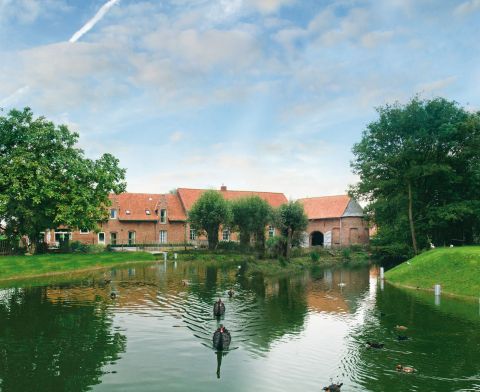 Bed-en-Breakfast-in-Belgie.nl | B&B De Rentmeesterhoeve is gevestigd op het landgoed van het voormalige kasteel van Reningelst. De oude hoeve is in 2008 omgebouwd tot dit sfeervolle Bed & Breakfast in West-Vlaanderen. | Reningelst | Bed & Breakfast | West-Vlaanderen
