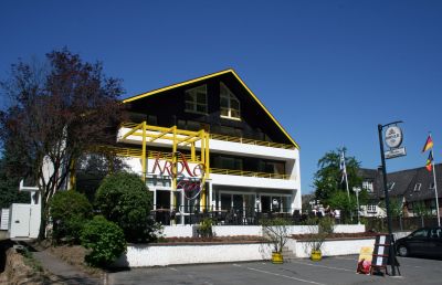 m hotel specials lastminute