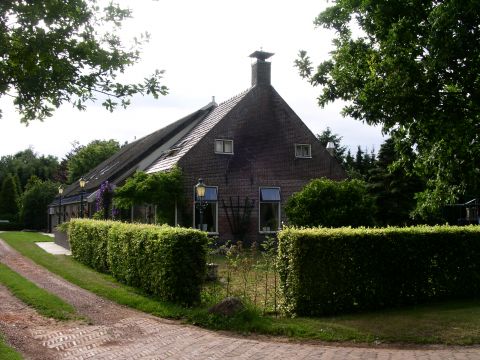 Bed-en-Breakfast-in-Nederland.nl | Het 2-sterren Hotel Grotenend ligt in het dorp Gasselte. De karakteristieke boerderij is een goede plek om tot rust te komen. Wandel in de prachtige omgeving of huur een fiets en ga eropuit. | Gasselte | Bed & Breakfast | Drenthe