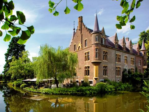 Hotel-043-Maastricht.nl | Hotel Kasteel Terworm is prachtig gelegen in een natuurgebied grenzend aan Heerlen. In dit 14e eeuws kasteel met pachthoeve geniet u van de Limburgse gastvrijheid en een mooie omgeving. | Heerlen | 045 | Limburg