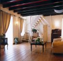 Split level suite