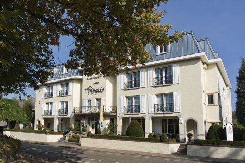 Hotel-043-Maastricht.nl | Romantik Parkhotel het Gulpdal vindt u in het karakteristieke Slenaken in de provincie Limburg. Ontdek hier de bourgondische sfeer, de ongerepte natuur en de Limburgse gastvrijheid. | Slenaken | 043 | Limburg