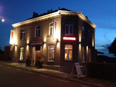 Hotel-043-Maastricht.nl | Hotel - Restaurant uit de Kunst ligt in het schilderachtige Zuid-Limburgse Vijlen. In de bosrijke en heuvelachtige omgeving kun je prachtige wandelingen maken. | Vijlen | 043 | Limburg