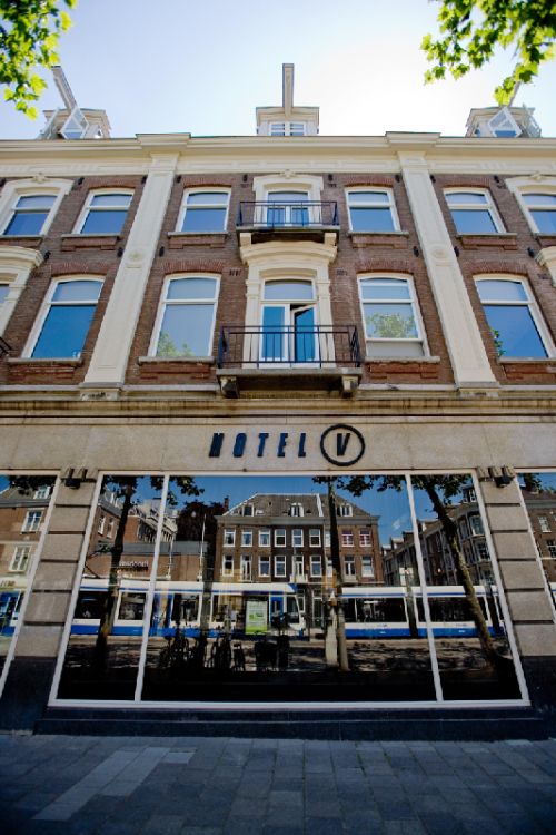 Hotel-020-Amsterdam.nl | Het moderne Hotel V Frederiksplein ligt in het bruisende centrum van Amsterdam. Geniet van de designelementen in het hotel. Op loopafstand vindt u de Albert Cuypmarkt en diverse musea. | Amsterdam | 020 | Noord-Holland