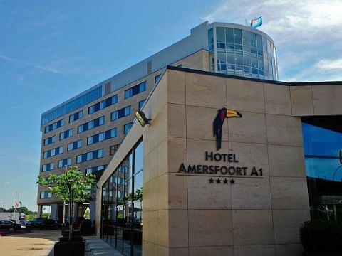 Hotel-030-Utrecht.nl | Dit 4-sterrenhotel ligt gunstig nabij de uitvalsweg A1 en biedt u een modern interieur, gratis internet en gratis bewaakt parkeren. Ga winkelen in het centrum of bezoek Dierenpark Amersfoort. | Amersfoort | 033 | Utrecht