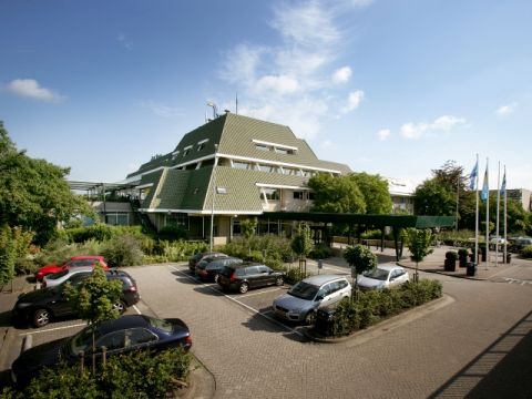 Hotel-030-Utrecht.nl | In het hart van Nederland vindt u Van der Valk Hotel Vianen. U bevindt zich midden in het natuurrijke rivierenlandschap en dicht bij steden als Utrecht, Rotterdam, Gouda en Den Bosch. | Vianen | 0347 | Utrecht