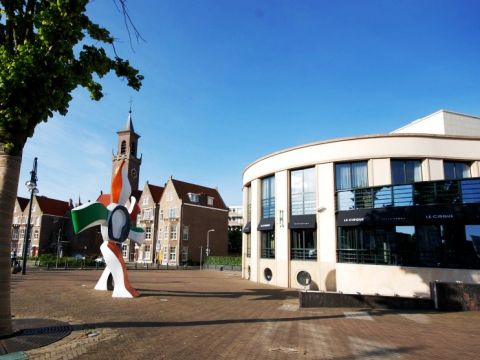 Hotel-070-Den-Haag.nl | Ambassade Arena Art'tel is gevestigd in een monumentaal pand in hartje Scheveningen. Struin over de boulevard of wandel door het winkelcentrum Palace Promenade. | Scheveningen | 070 | Zuid-Holland