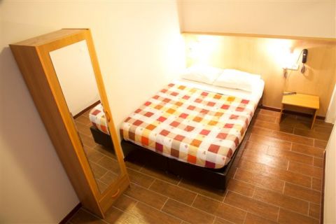 Hotel Barry