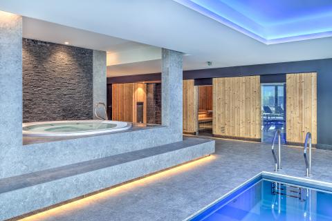 R Hotel Experiences