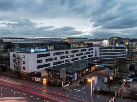 Hotel Wyndham Stuttgart Airport Messe