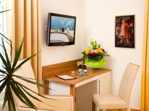 Goldenes Theater Hotel